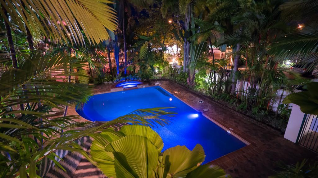 Tropic Towers Apartments Кернс Екстер'єр фото