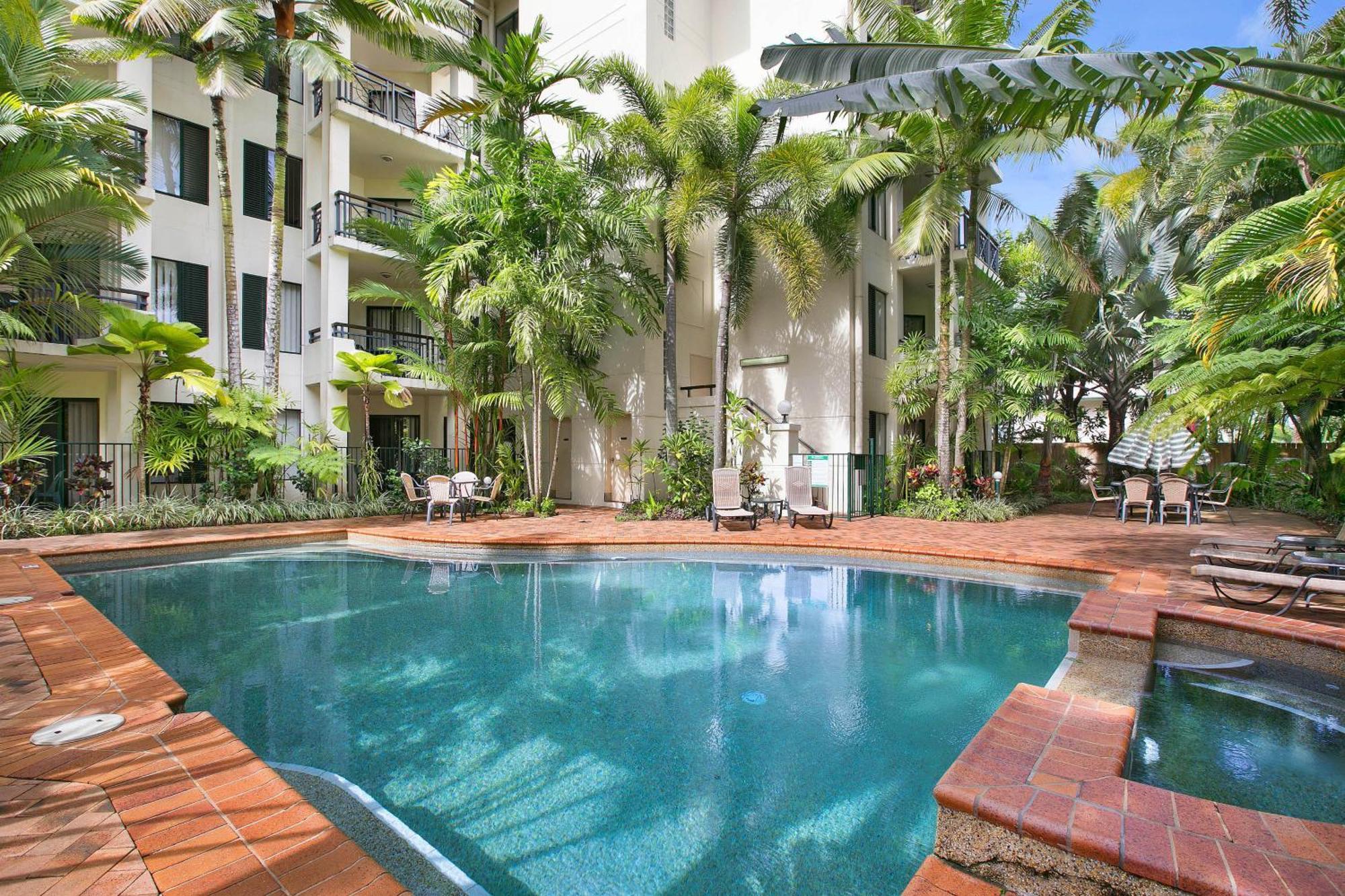 Tropic Towers Apartments Кернс Екстер'єр фото